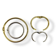 Craftworkz hinged rings aren't just great for scrapbooking, they are also perfect for binding loose leaf documents, keeping colour swatch tiles together or use as a keyrings.
Made from a high quality metal. To use, simply pull them open and then squeeze them closed.
Sold in a 6pc or 144pc pack.&nbsp;