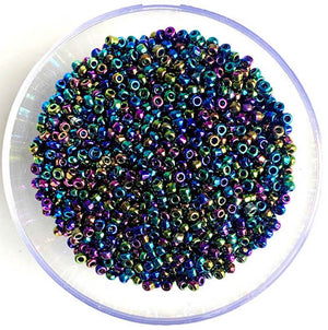 Craftworkz size 10/0 approx. 2mm glass seed beads. Available in over 30 colours.